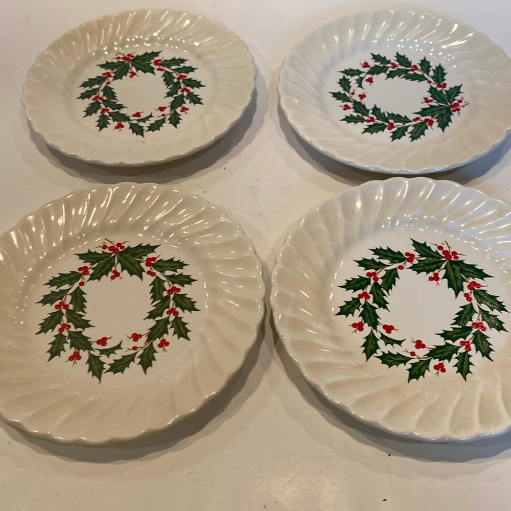Set of 4 Vintage Taylor Smith Holly Berry Cake Plates